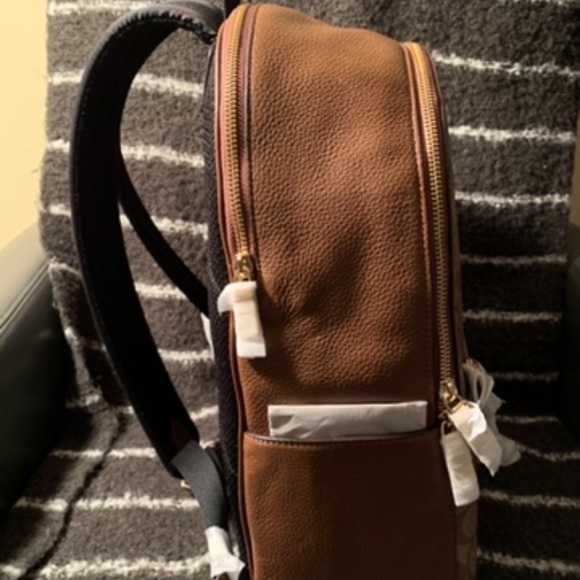 Coach, Coach signature C Design.NWT. Medium size - Picture 7 of 13